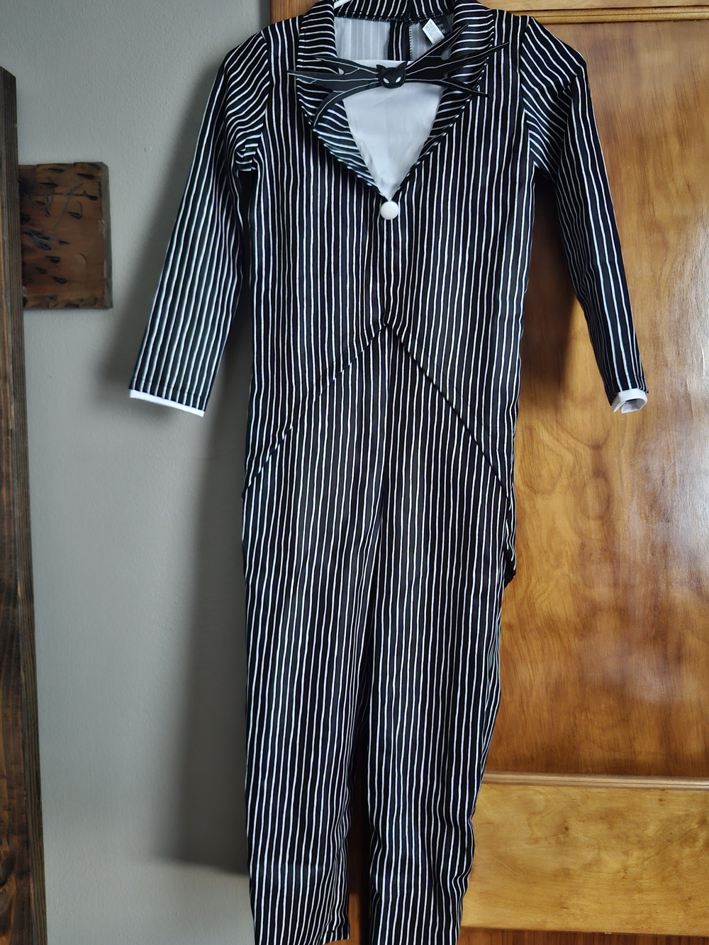 Jack Skellington Costume Youth Medium 8/10 - Picture 4 of 4